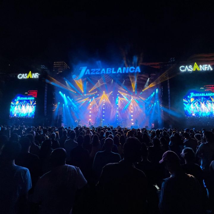 Le festival Jazzablanca continue d’animer la métropole avec sa 18ᵉ édition, lancée jeudi dernier - Résonances Culturelles -
                    Luxe radio