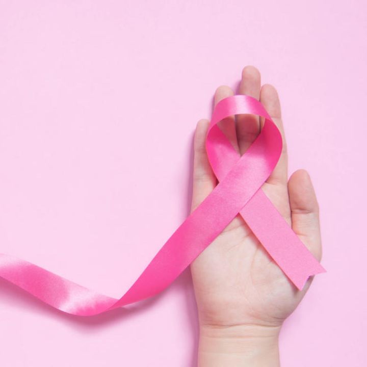 Octobre rose : zoom sur le traitement du cancer du sein. - Les Invités de Heure Essentielle -
                    Luxe radio