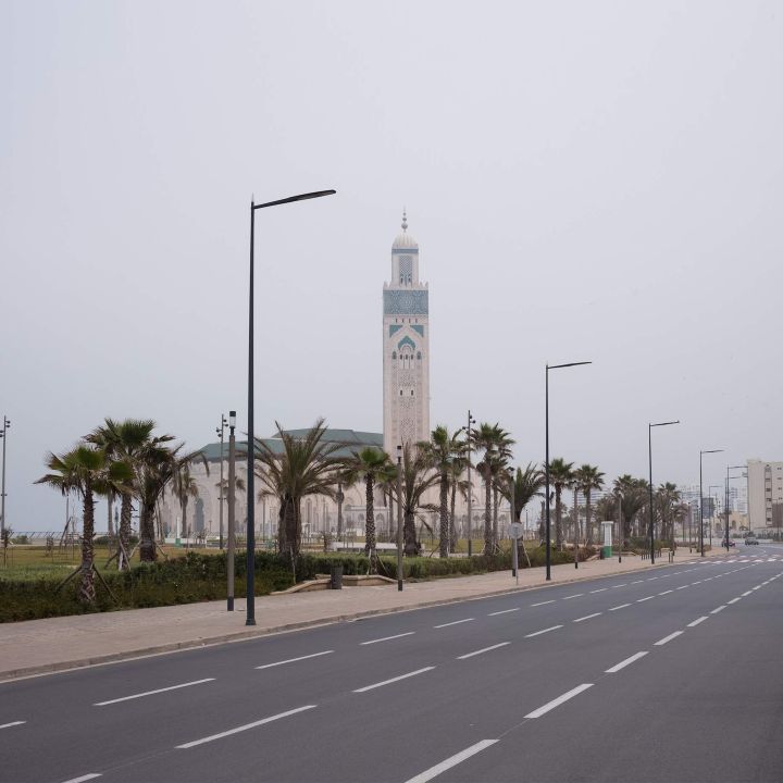 Un confinement au Maroc pourrait donner lieu à une désapprobation sociale - Les Débats -
                    Luxe radio