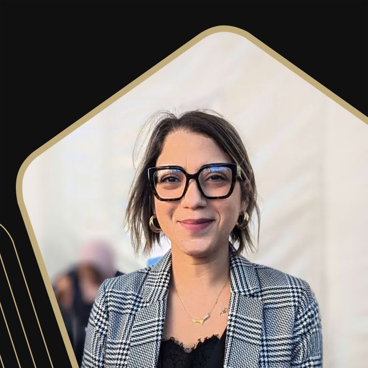 « La belle au Moi dormant » : quel rôle de la poésie pour fonder le lien social ? Avec Khouloud Kébali, auteure - Spotlight -
                    Luxe radio