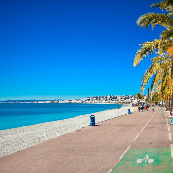 Tourisme : transformer les stations balnéaires en destinations spécialisées à haute valeur - Avec Ou Sans Parure -
                    Luxe radio