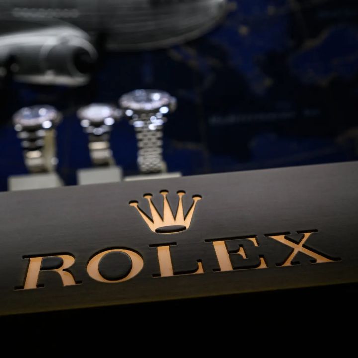 L’Autorité de la concurrence inflige à Rolex France une amende de plus 91 millions d’euros - Le Journal du Luxe -
                    Luxe radio