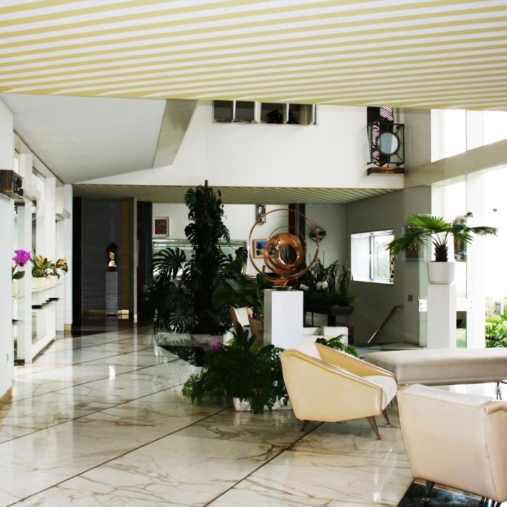 La villa Planchart : des couleurs et des formes, en mouvement, grâce au génie de Gio Ponti - Architecture -
                    Luxe radio