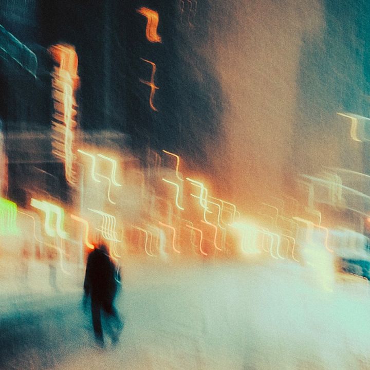 Solitude urbaine, le fardeau caché des métropoles - Avec Ou Sans Parure -
                    Luxe radio