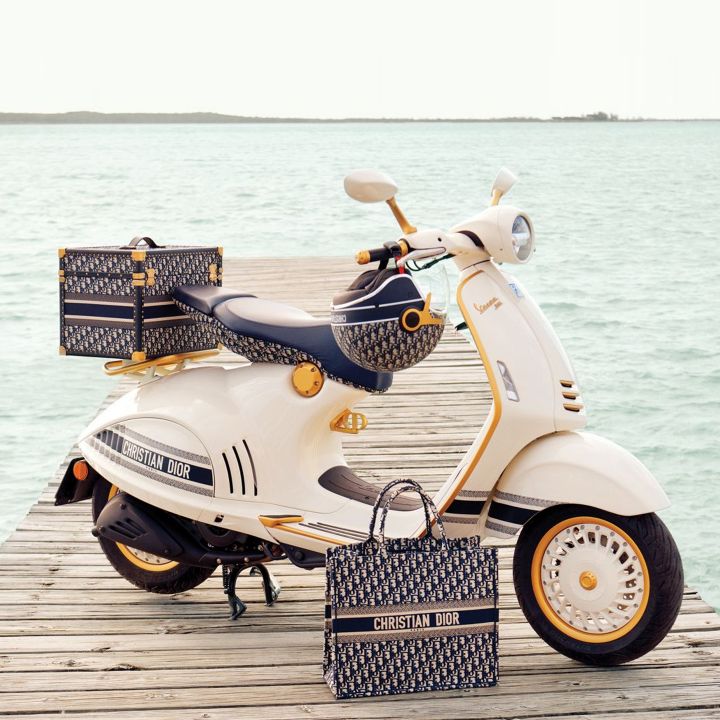 Le nouveau Vespa 946 signé Dior - Le Journal du Luxe -
                    Luxe radio