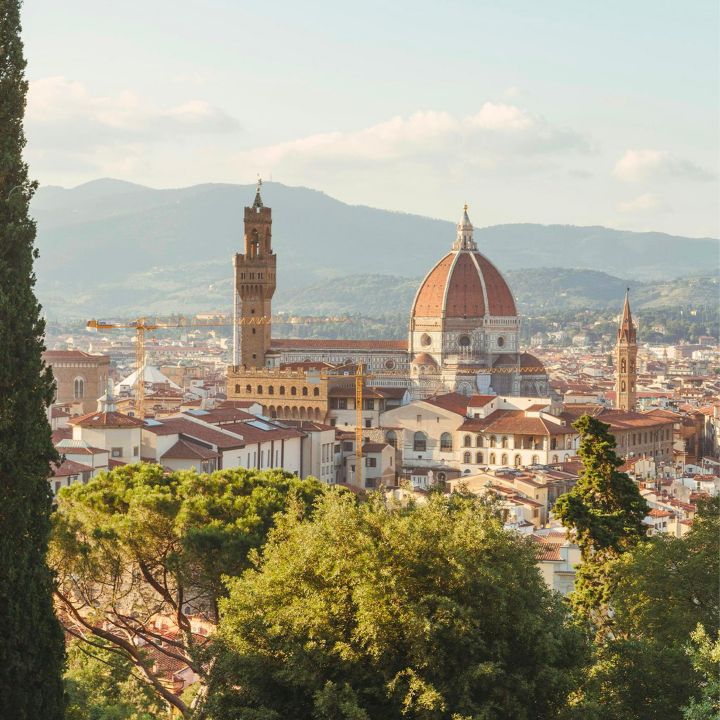 À Florence, deux bourses pour former la nouvelle génération de designers - Le Journal du Luxe -
                    Luxe radio