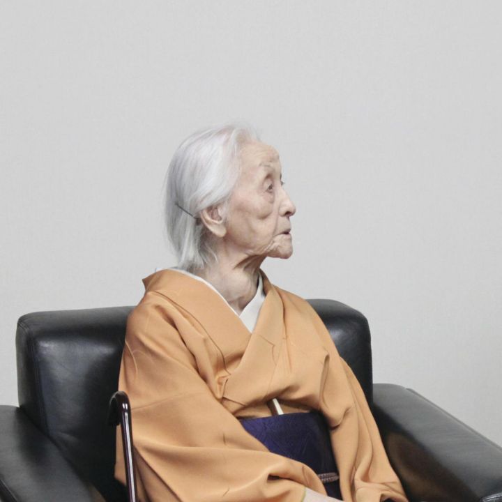 Traits minutieux et asymétriques : l’œuvre de Toko Shinoda sous le feu des projecteurs ! - Art Contemporain -
                    Luxe radio