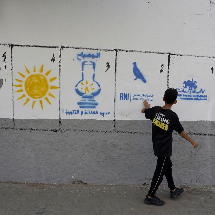 Politique: interdire le financement des partis par les entreprises privées… Quand la démocratie choisit la facilité au lieu de la transparence - Le Fil Des Actus -
                    Luxe radio