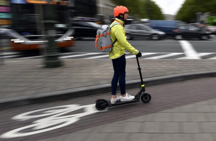 Mobilités : faut-il interdire les trottinettes sur nos routes ? - Le Fil Des Actus -
                    Luxe radio