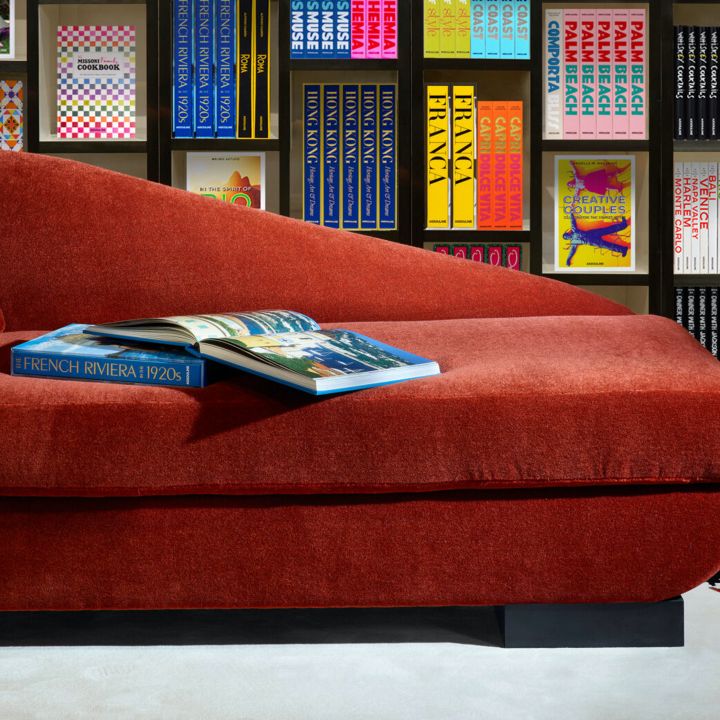 Assouline installe ses récits d’été à Tamouda Bay - Le Journal du Luxe -
                    Luxe radio