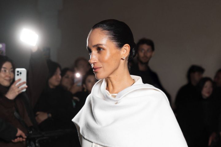 Meghan Markle sur la route du pont de l’Alma : maladresse, inconscience ou provocation ? Avec Alexander Seale journaliste à Londres - Le Fil Des Actus -
                    Luxe radio