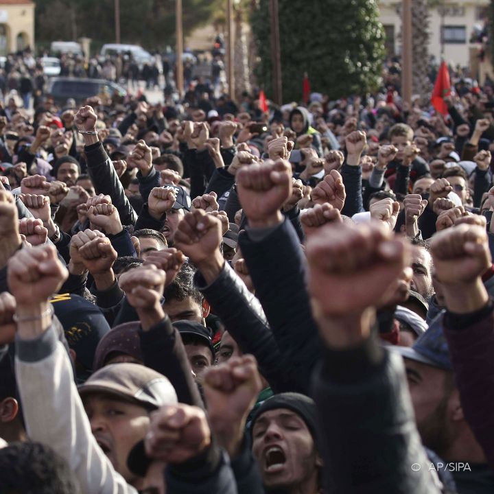 « Silmiya », c’est aussi quand l’Etat permet aux citoyens d’exprimer leurs douleurs - Les Débats -
                    Luxe radio