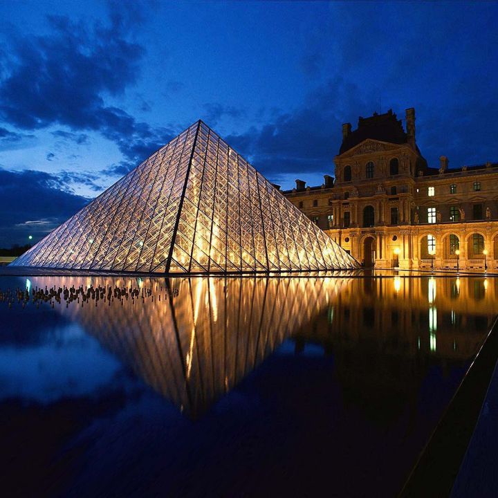 Pyramide du Louvre : 30 ans de succès et de controverses - Architecture -
                    Luxe radio