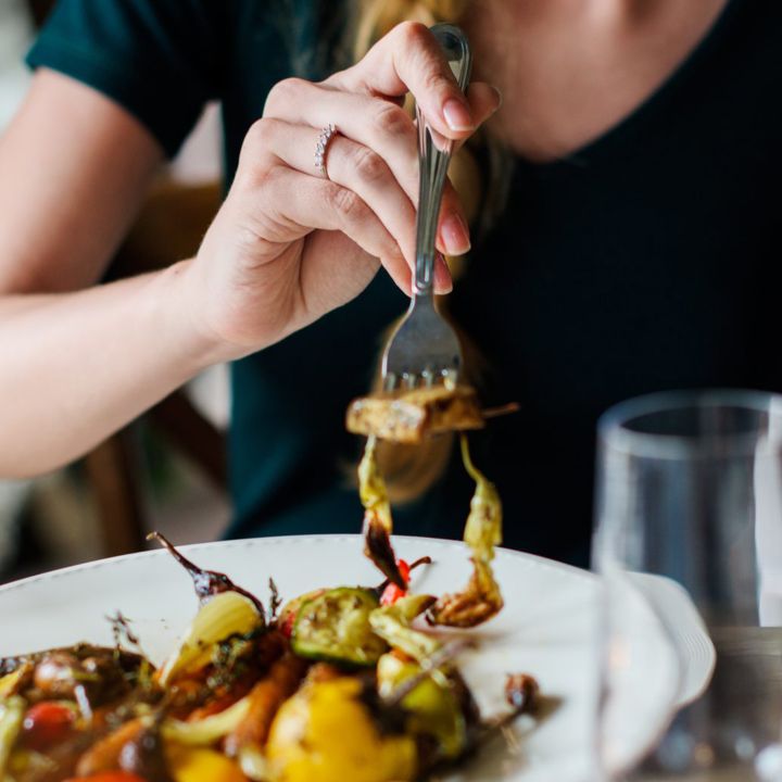 Le repas en solo une tendance en hausse - Gastronomie -
                    Luxe radio
