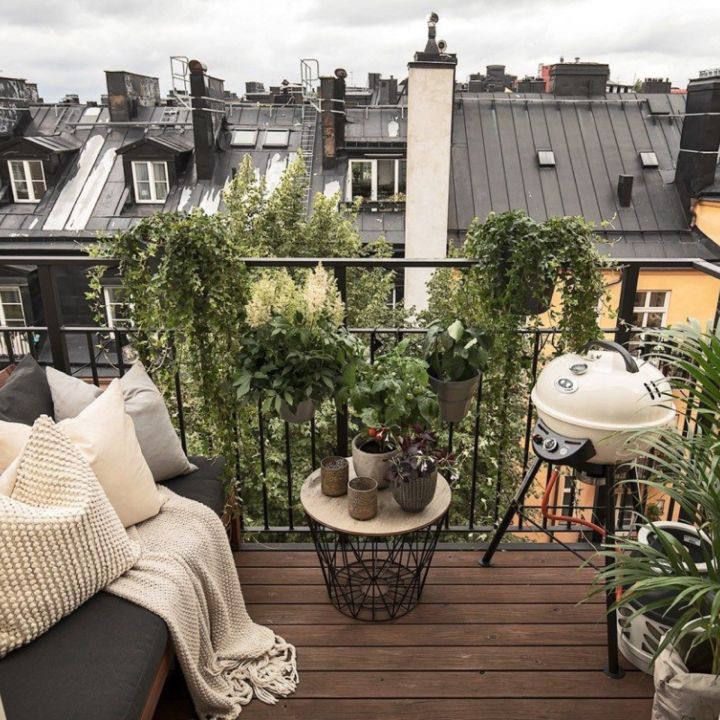 Son petit balcon - Design -
                    Luxe radio