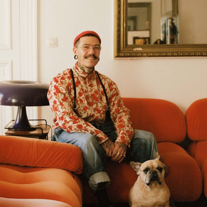 Moschino choisit Adrian Appiolaza comme nouveau directeur artistique - Le Journal du Luxe -
                    Luxe radio