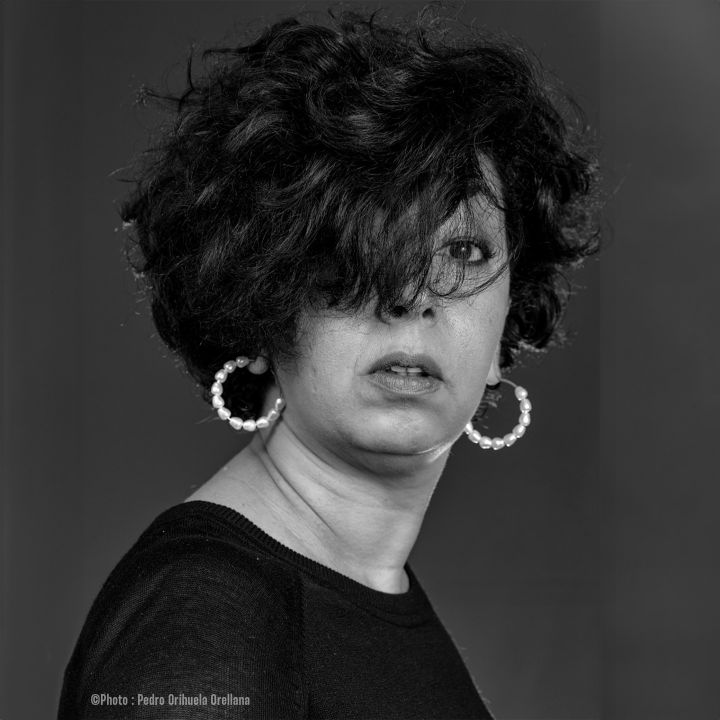 Amal El Atrache : de Lalla Fatima aux couleurs de la mémoire - Le Journal des Arts -
                    Luxe radio