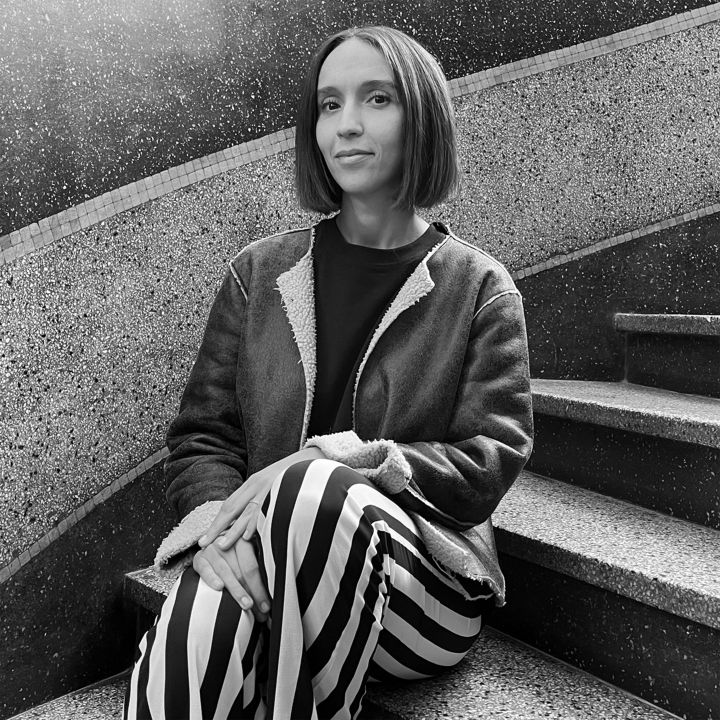 Sarah Ouhaddou finaliste du Prix Her Art 2026 - Le Journal des Arts -
                    Luxe radio