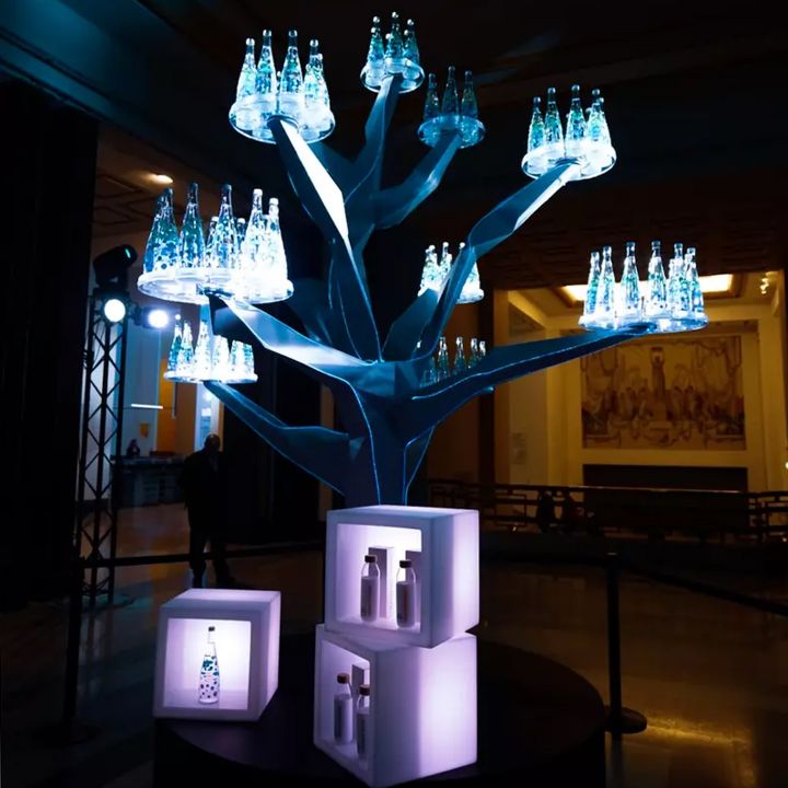 La collab’ Virgil Abloh & Evian - Le Journal du Luxe -
                    Luxe radio