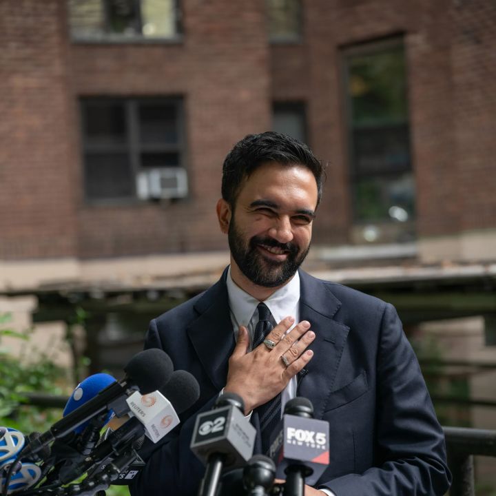 New York ramène son déficit à zéro : la méthode Mamdani - Le Fil Des Actus -
                    Luxe radio