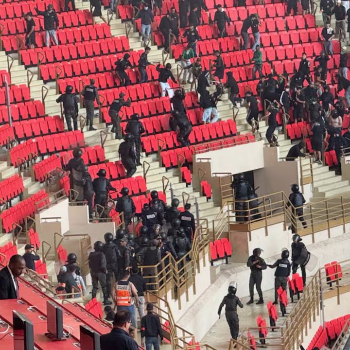 Civisme et responsabilité collective. Avec Talal Chakir - La Loge Des Supporters -
                    Luxe radio