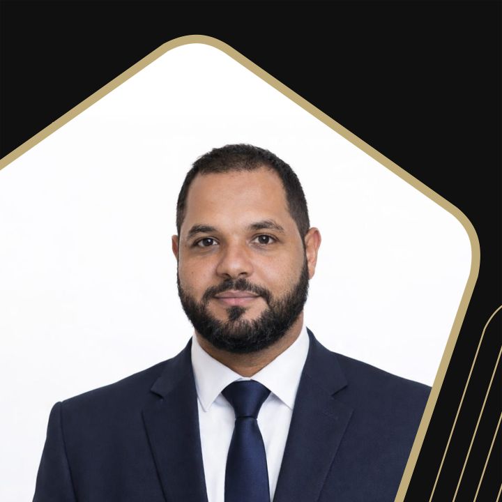 Heure Essentielle reçoit  Dr.Alaa Lakrafi, anesthésiste-réanimateur et directeur médical de SOS Emergency Casablanca. - Les Invités de Heure Essentielle -
                    Luxe radio