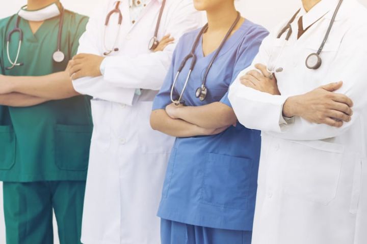 Infirmiers, le maillon faible du système de santé au Maroc ? - Avec Ou Sans Parure -
                    Luxe radio
