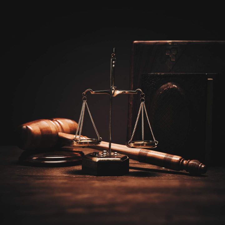 Réforme de la justice : la méthode Ouhabi face à l'épreuve du réel ! - Avec Ou Sans Parure -
                    Luxe radio