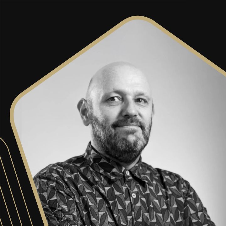3e édition du Mai de la Photo : la photographie comme outil de transmission. Avec Cédric Gatillon, coordinateur du Mai de la Photo et cofondateur de la première édition - Les Invités des Matins Luxe -
                    Luxe radio