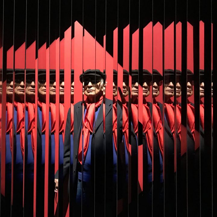 Décès de Julio Le Parc, un maître de la lumière et du mouvement - Le Journal des Arts -
                    Luxe radio