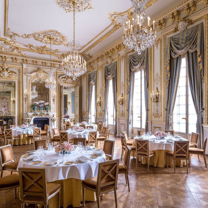 Le Shangri-La Paris transforme son patrimoine en expérience gastronomique - Le Journal du Luxe -
                    Luxe radio