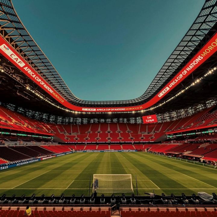 Le Maroc régule ses infrastructures footballistiques. Avec Talal Chakir - La Loge Des Supporters -
                    Luxe radio