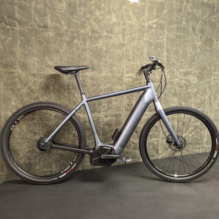 Échange de bons procédés entre voitures hybrides et vélos ! - Automobile -
                    Luxe radio