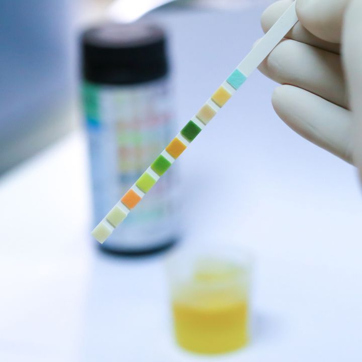 Infections urinaires: Beaucoup d'eau en prévention. - Les Invités de Heure Essentielle -
                    Luxe radio