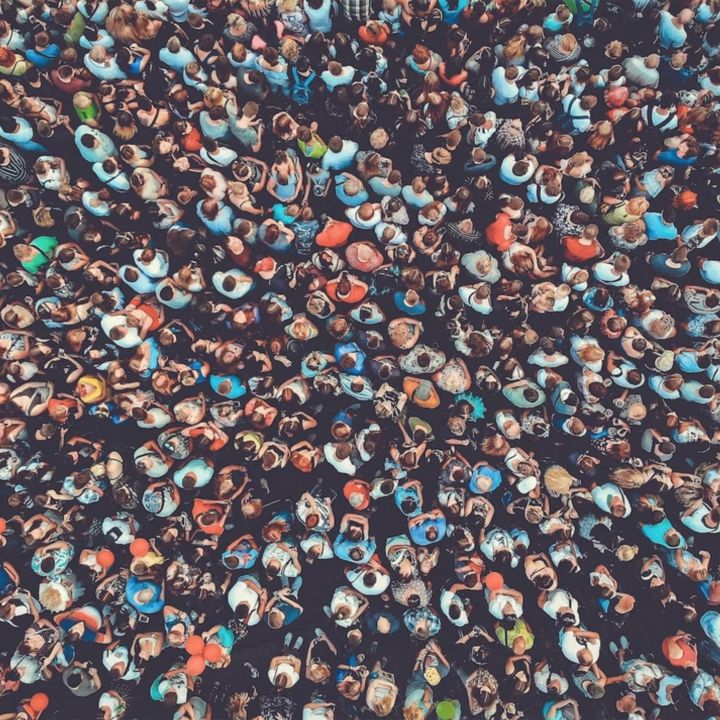 Nous sommes peut-être déjà trop nombreux pour la planète ! - Sciences & Santé -
                    Luxe radio