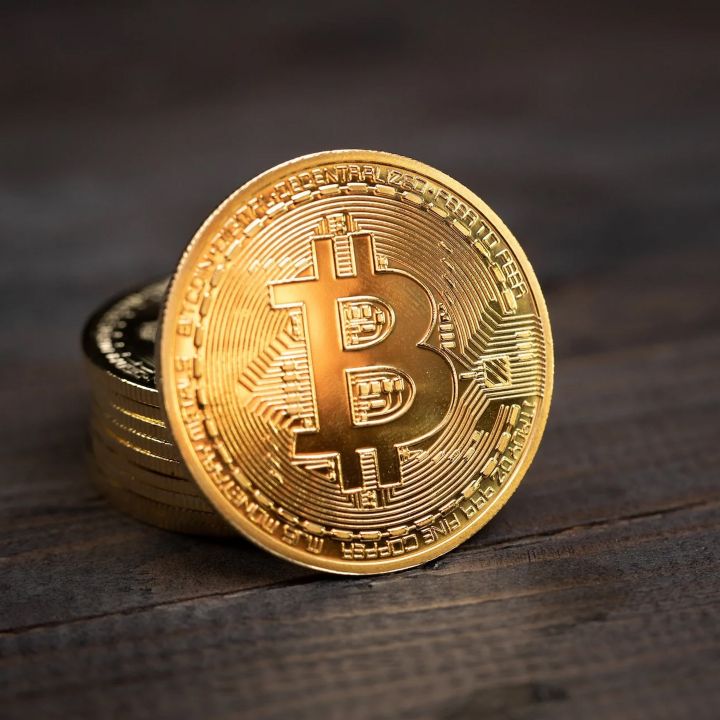 Le Bitcoin vient de franchir un cap symbolique: 112 000 dollars - Le Coin Des Cryptos -
                    Luxe radio