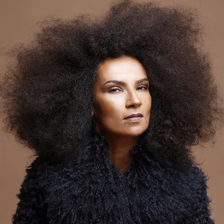 Rabat célèbre l’Europe en musique avec Oum - Le Journal des Arts -
                    Luxe radio