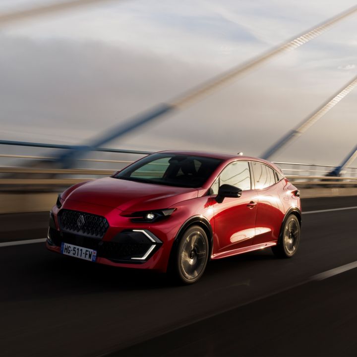 Nouvelle Renault Clio : une sixième génération plus connectée - Le Journal du Luxe -
                    Luxe radio