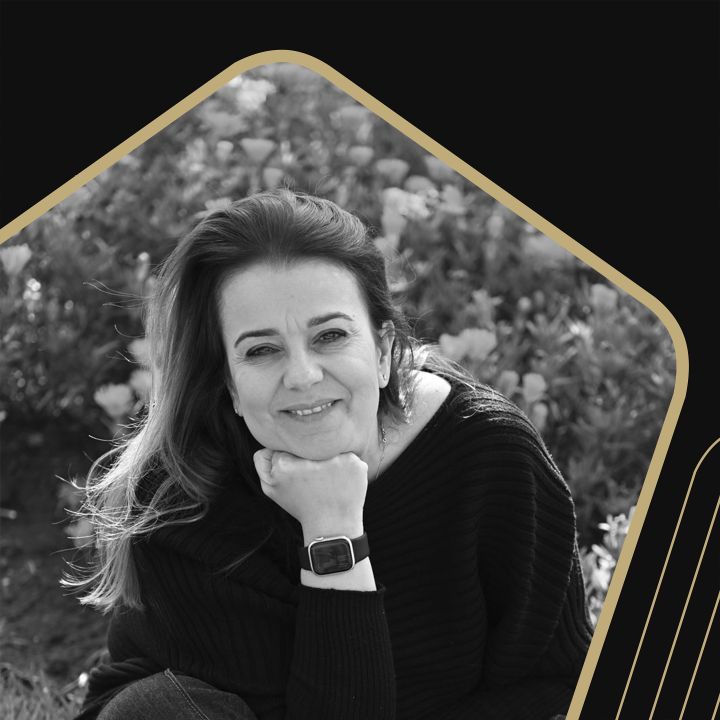 « La réponse à la Voix » : une première exposition pour Hasnae Lahlou - Les Invités de Heure Essentielle -
                    Luxe radio