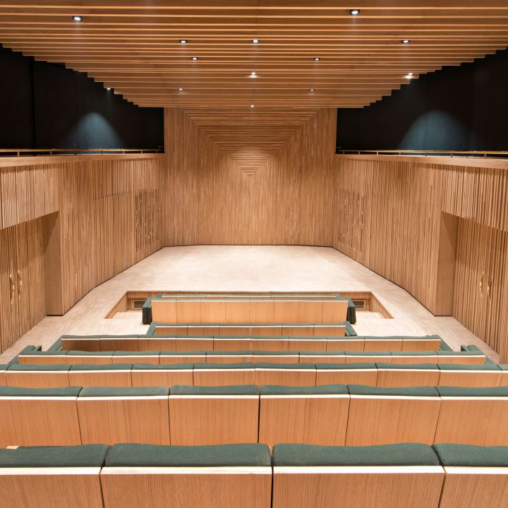 Le Musée Yves Saint Laurent Marrakech déploie une programmation artistique entre cinéma et opéra - Le Journal du Luxe -
                    Luxe radio