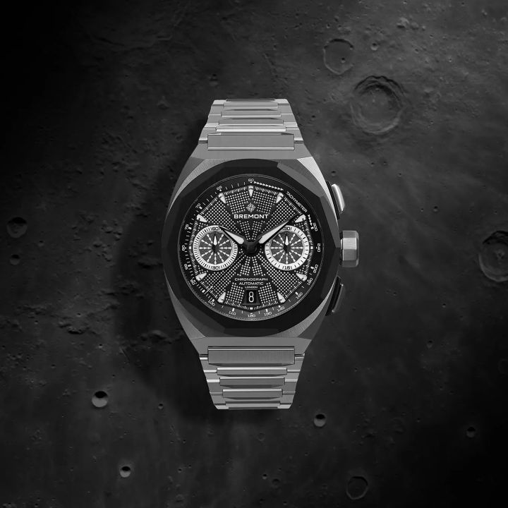 Bremont prépare l’envoi d’un chronographe sur la Lune avec Astrolab - Le Journal du Luxe -
                    Luxe radio