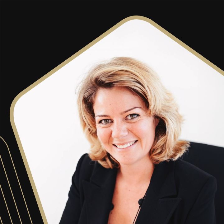 Alexandra Montant: « La cérémonie de la Marque Employeur attire de plus en plus de candidats, d’année en année » - Les Invités des Matins Luxe -
                    Luxe radio