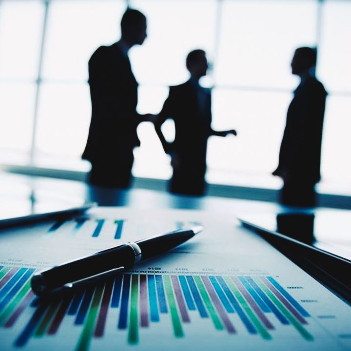 Quelles sont les perspectives pour les services marchands non financiers ? - L’œil Macro -
                    Luxe radio