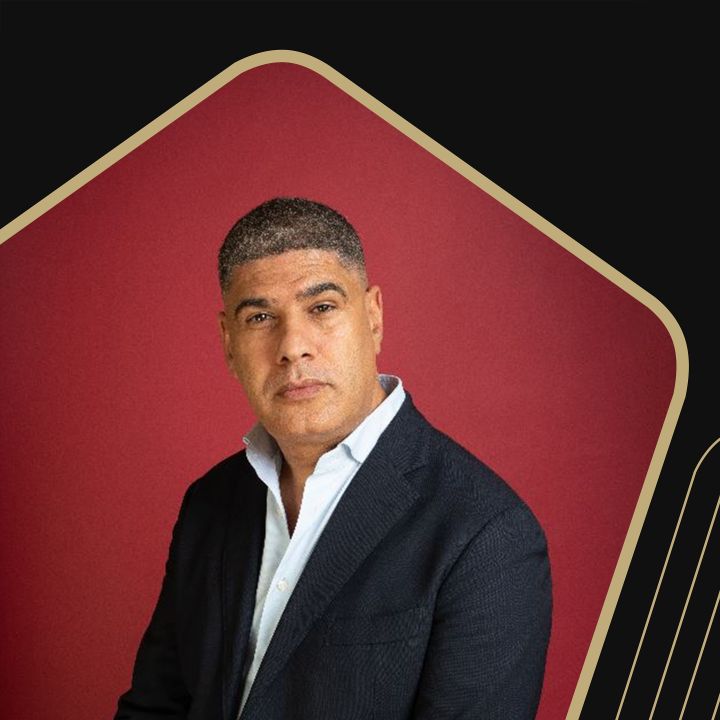 Rachid Benzine: "Les livres ne vous sauvent pas des bombes, mais ils sauvent votre part d'humanité dans un contexte de guerre" - Les Invités des Matins Luxe -
                    Luxe radio