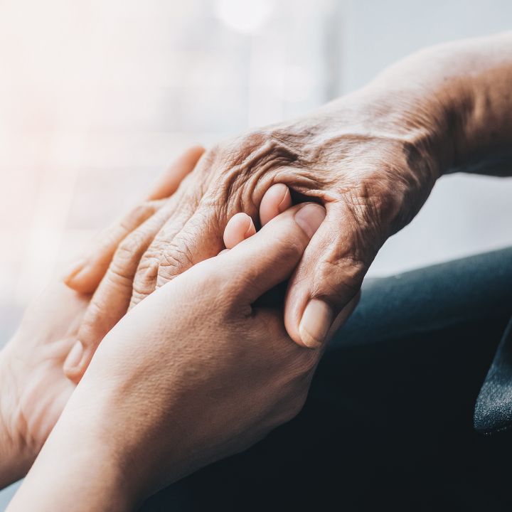 Diagnostic, traitements et accompagnement : où en est la prise en charge de Parkinson au Maroc ? - Avec Ou Sans Parure -
                    Luxe radio