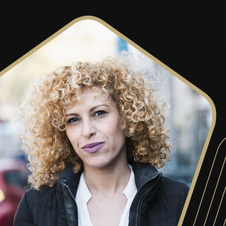 Fedwa Misk: « La BD a un rôle à jouer auprès des lecteurs en interpellant l’intellect et les émotions » - Les Débats -
                    Luxe radio