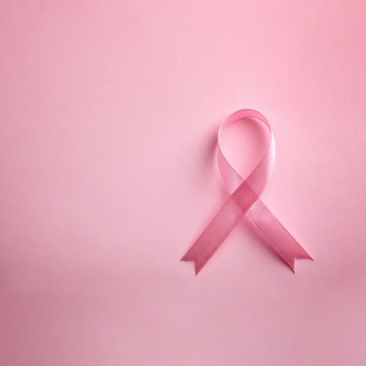 Octobre rose : la lutte contre le cancer du sein par l’information - Les Invités de Heure Essentielle -
                    Luxe radio