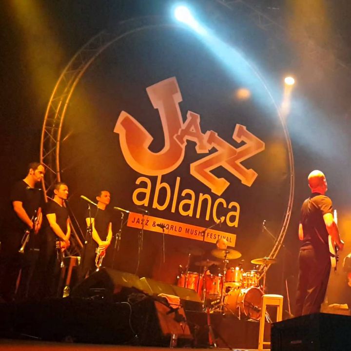 Le festival Jazzablanca : 14ème édition - Le Journal des Arts -
                    Luxe radio