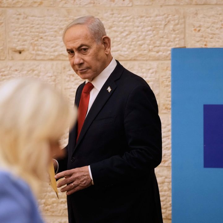 Une enquête affirme que Netanyahou aurait été alerté en amont d’une offensive imminente du Hamas. Défaillance des services de renseignement, aveuglement politique… ou responsabilité au sommet de l’État ? - Le Fil Des Actus -
                    Luxe radio