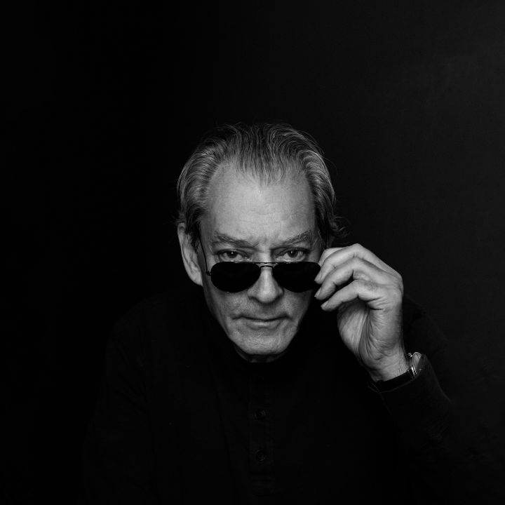 Hommage à Paul Auster, le maître du labyrinthe new-yorkais - Le Journal des Arts -
                    Luxe radio